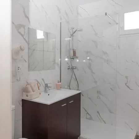 بيت شباب The Spot Ofir إسبونسيندي