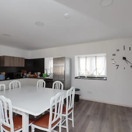 بيت شباب The Spot Ofir *